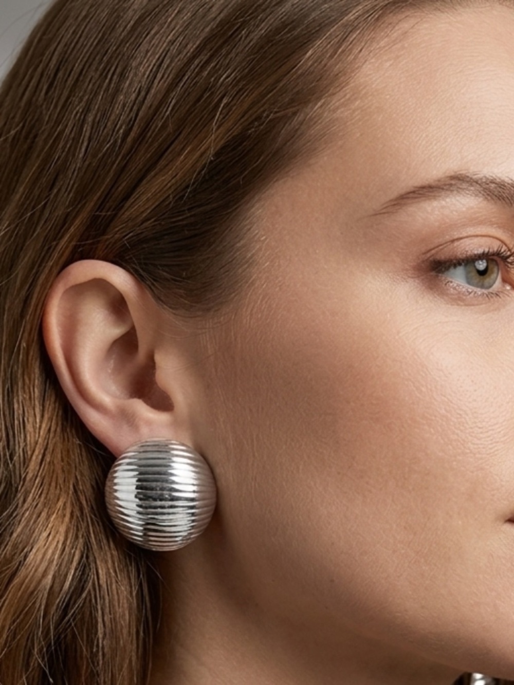 Vintage-Style High-Polish Silver Ribbed Stud Earrings
